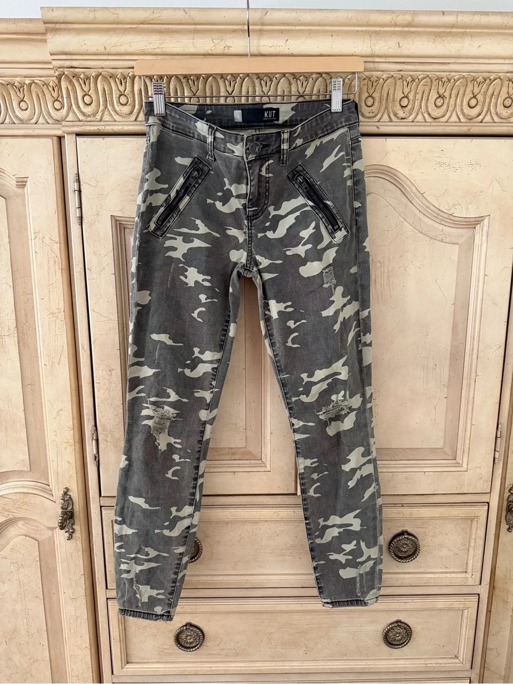 Kut from the Kloth Women's Camo Jeans in Green and Gray